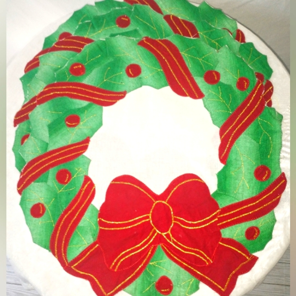 Set of 3 Vintage Embroidered Wreaths - Placemats or Art Idea